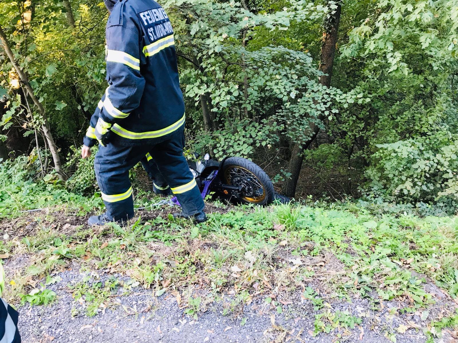 fahrrad auf dem gehweg fahren unfall auto